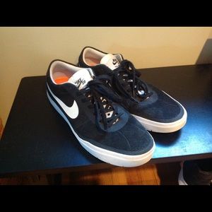 NIKE SB BRUIN HYPERFEEL SNEAKERS - NEW